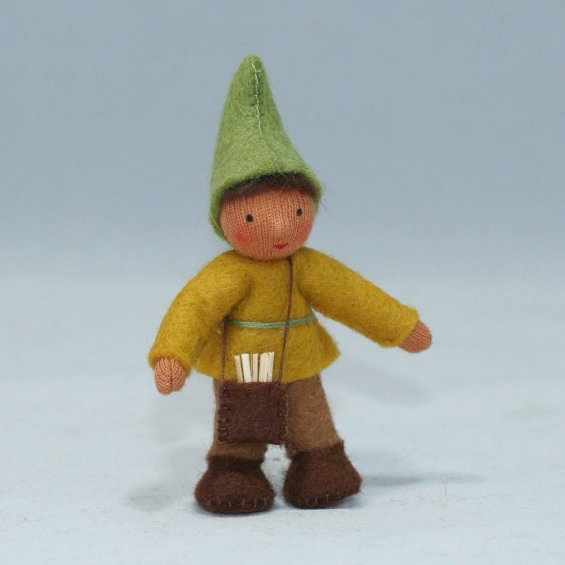 Sale Forest Gnome Family (3.5) with Oak Tree Stump House | Medium Skin Tone | Set of 7 Dolls